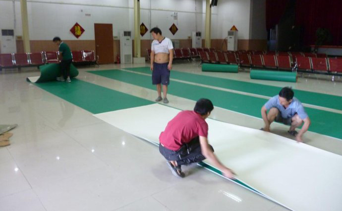 破損PVC塑膠地板如何合理的修補，塑立得給你新源泉