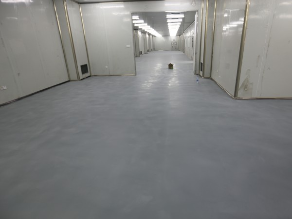 環(huán)氧自流平地面劃傷破損