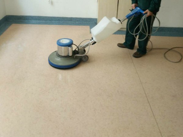 PVC地板養(yǎng)護施工中