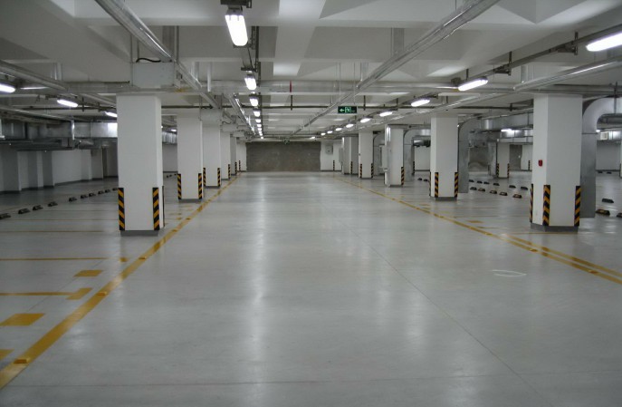 車(chē)庫(kù)地坪漆如何選擇？才能保證使用過(guò)程中沒(méi)有問(wèn)題？