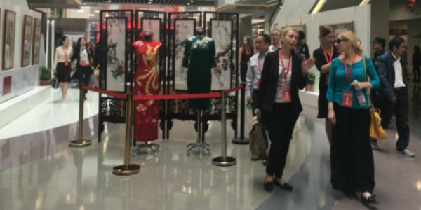 環(huán)氧磨石地面工程