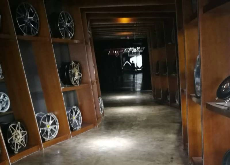 行業(yè)場(chǎng)景深度解析--塑立得防護(hù)涂料如何針對(duì)性解決舊地面難題