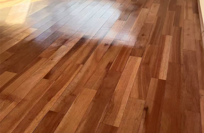 木地板地面翻新保養(yǎng)指南：讓您的愛家煥發(fā)新生