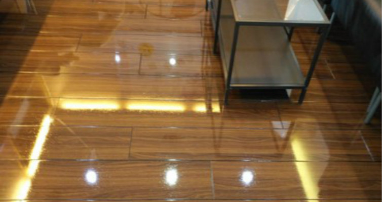 復(fù)合地板養(yǎng)護(hù)/翻新