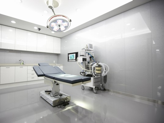 環(huán)氧自流平地坪