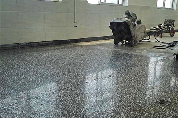 學校水磨石地面保養(yǎng)不懂如何處理-塑立得系統