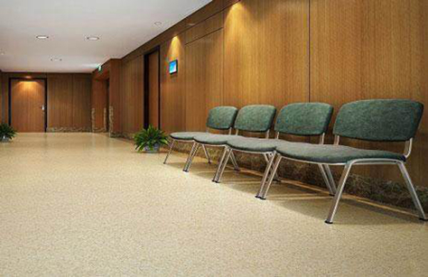 樹(shù)正彈性地坪