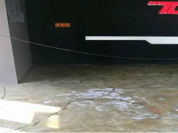 水泥基地面開裂 水泥基地面開裂