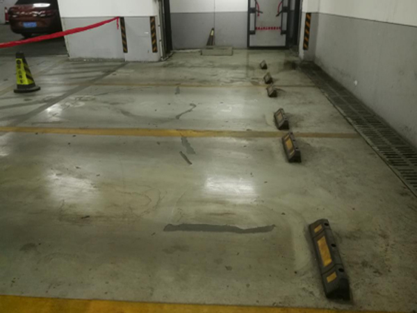 地下車庫環(huán)氧地坪破損